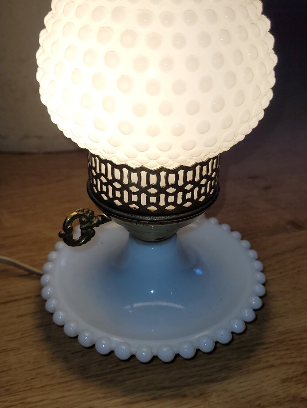 Vintage Fenton Lamp - Picture 4 of 10